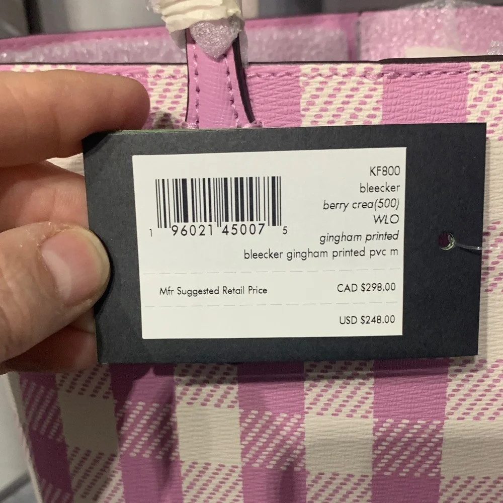 kate spade reposhing this